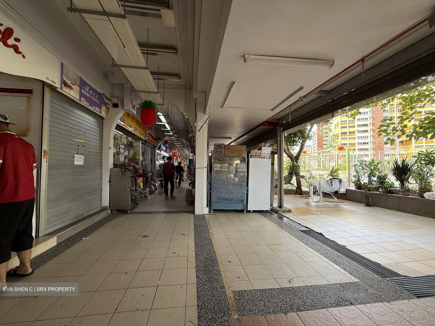 Tampines Street 21 (D18), Shop House #582790241